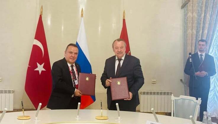 Başkan Böcek Moskova’da işbirliği protokolü imzaladı