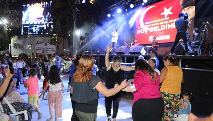 Döşemealtı Badem Şenlikleri, karnaval havasında yapıldı