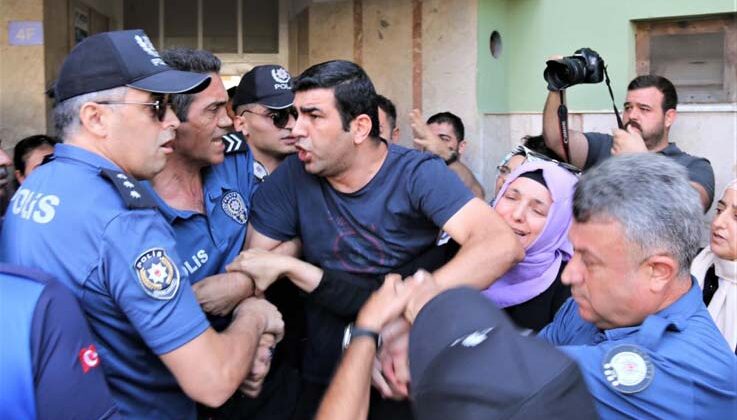 Antalya’da yıkım kararı verilen 26 yıllık sitede mühür arbedesi: 6 gözaltı