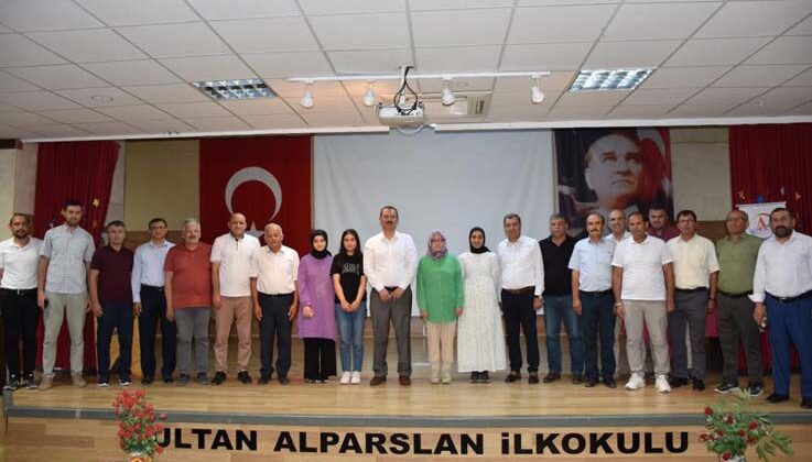 İmam hatipli gençler, altınla ödüllendirildi
