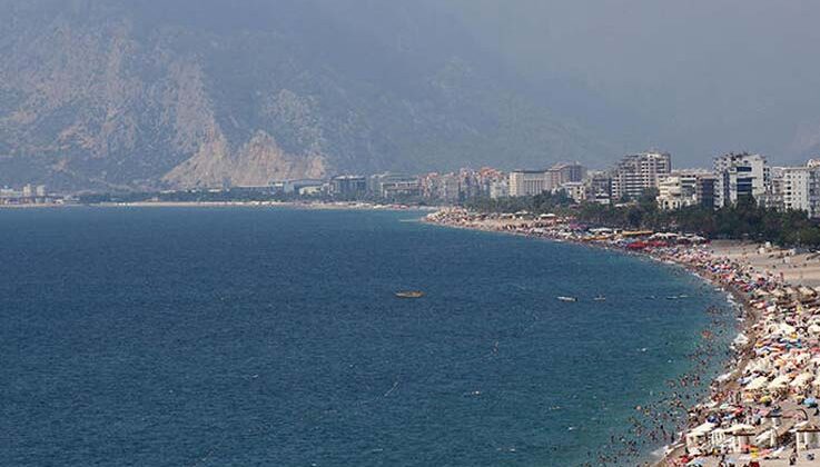 Antalya nem bulutları altında