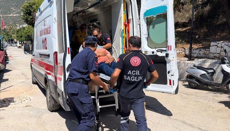 Genç gemicinin denizden 3 mil açıktaki kalp krizi şüphesi, sahil güvenliği alarma geçirdi