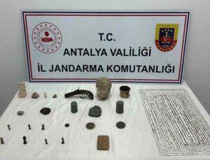 Hitit ve Roma dönemine ait paraları satarken yakalandı