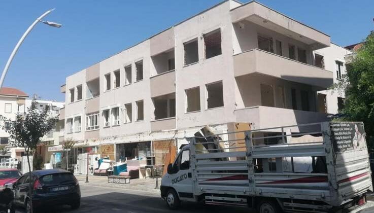 Antalya’da riskli yapımın yıkımında gerginlik