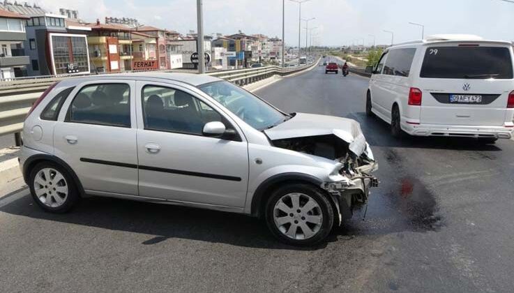 Otomobil, bariyerlere çarparak durabildi