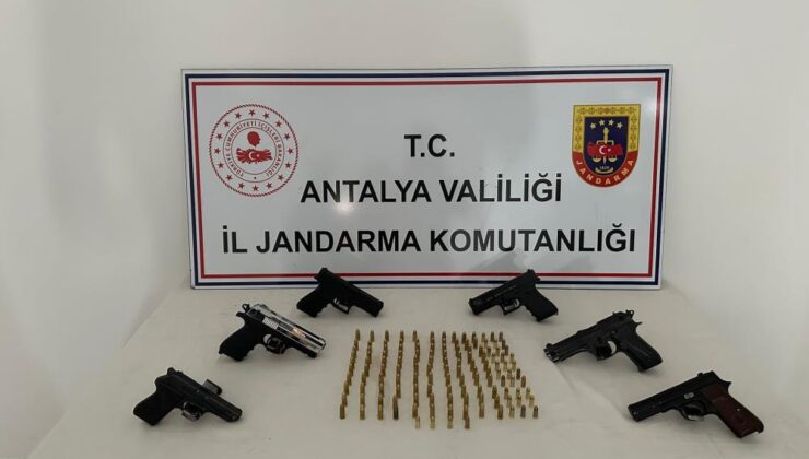 Antalya’da 6 adet ruhsatsız tabanca ele geçirildi