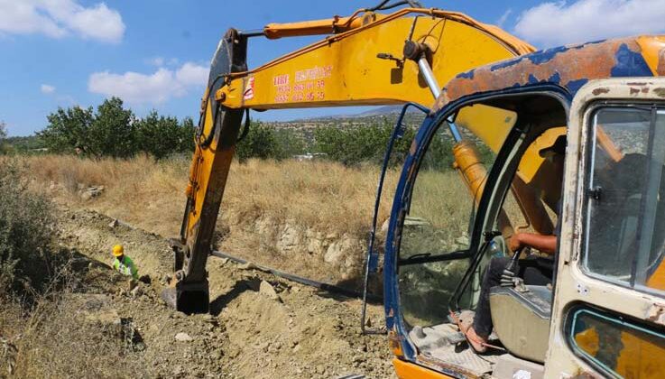 ASAT, Yelten mahallesinde eskiyen içme suyu boruları yeniliyor