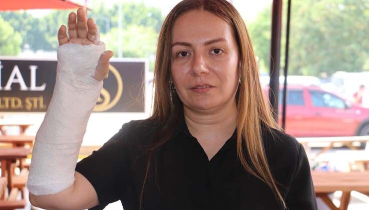 Pitbullun saldırısından köpeğini kurtaran kadın kaldırıma düşüp kolunu kırdı