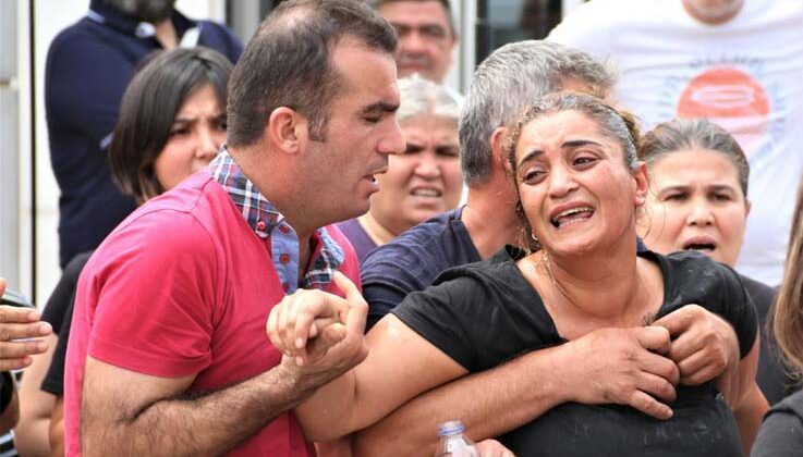 Antalya’da 3 genç için gözyaşları sel oldu, aile kapatılan yola tepki gösterdi