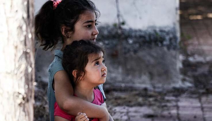 Otların tutuşmasıyla başlayan yangın, evlere yönelince büyük korku yaşandı