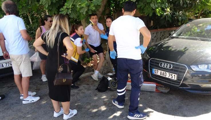 Ticari taksiye çarpan scooter sürücüsü yaralandı
