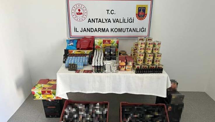 Antalya’da jandarmadan kaçak alkol ve sigara operasyonu: 1 gözaltı