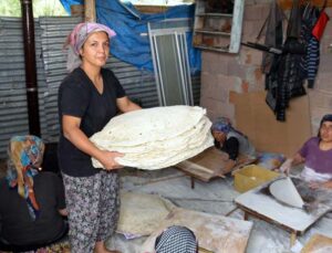Antalyalı ev hanımları, imece usulü yufka ekmek geleneğini yaşatıyor
