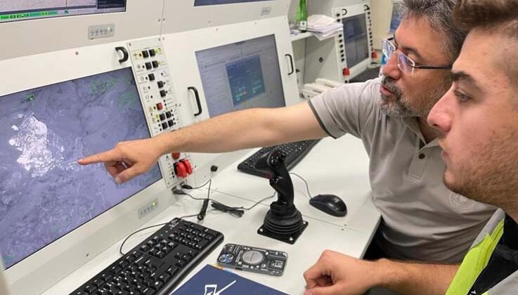 Bakan Yumaklı, Antalya’daki yangını İHA Komuta Merkezi’nden takip edip bilgi aldı