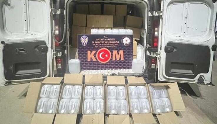 Antalya’da 725 bin adet kaçak makaron ele geçirildi: 5 gözaltı