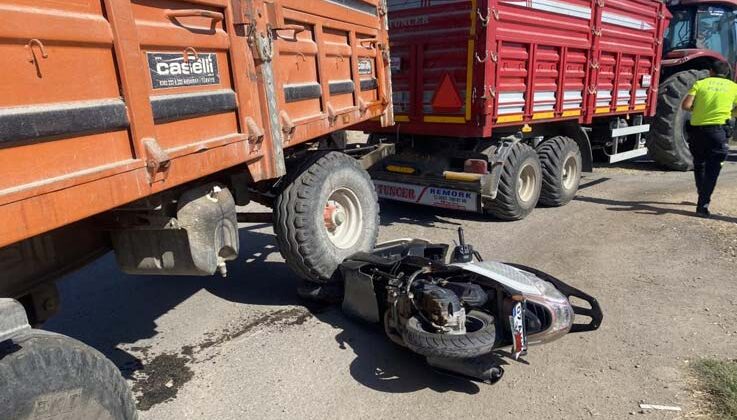Motosikletli genç römorkun altında kalarak yaşamını yitirdi