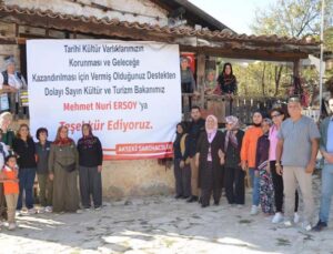 Beton yapı bulunmayan ve düğmeli evleri ile meşhur köye koruma amaçlı imar planı