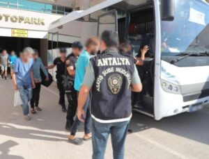 Antalya’da aranan 63 zanlı yakalandı