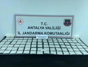 Antalya’da jandarma tarafından 100 bin kullanımlık uyuşturucu hap ele geçirildi