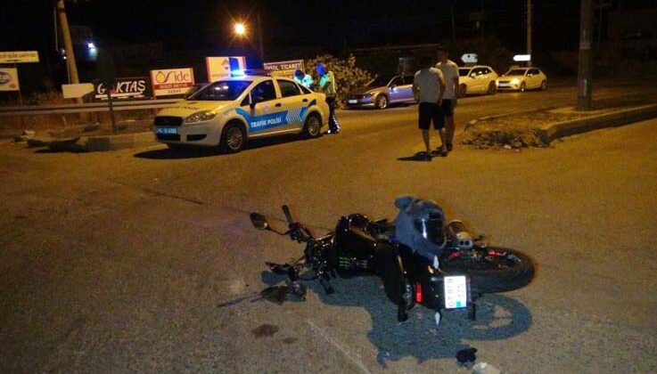 Hafif ticari araçla motosiklet çarpıştı: 1 yaralı