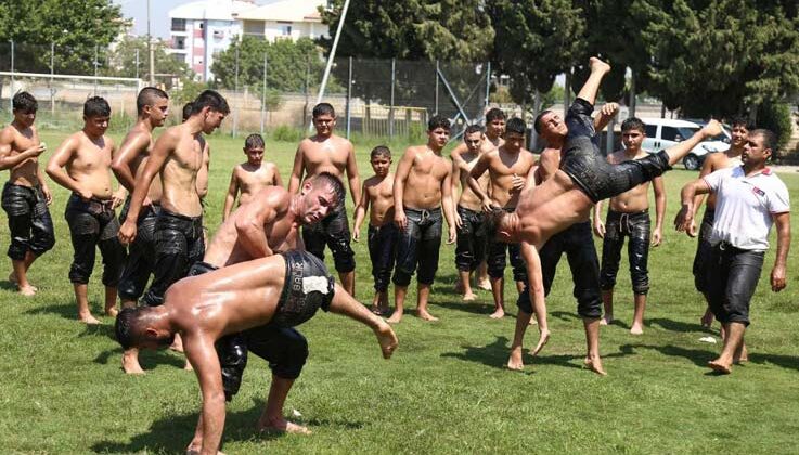 Geleceğin başpehlivanları Döşemealtı’nda yetişiyor
