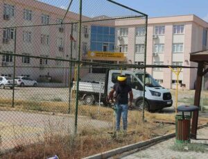 Döşemealtı Belediyesi’nden okul bahçelerine bakım