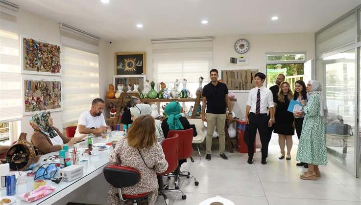 Japon heyet Alanya Belediyesi’nin yeni engelli araçlarını onayladı