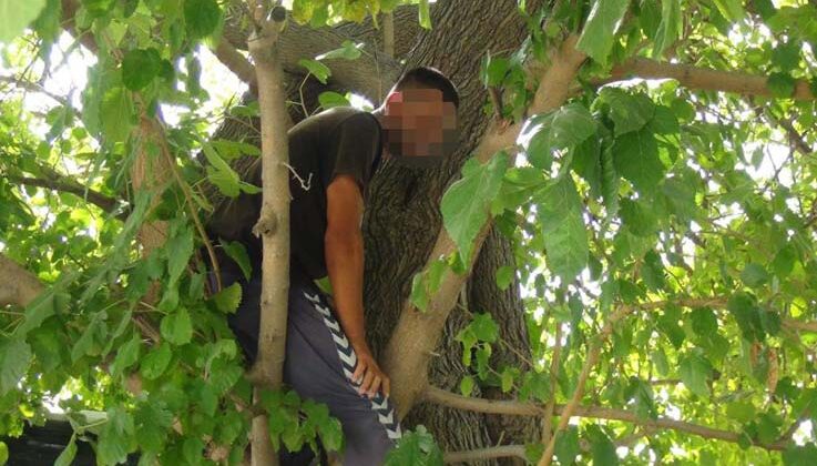 Hava almak için seçtiği yer ekipleri alarma geçirdi