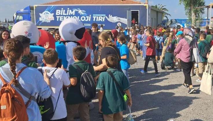 Kepez’in bilim ve teknoloji tırı, İzmir teknofest’te