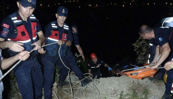 Kayıp olarak aranan yaşlı adamın ölümünü ezilmiş çimler ortaya çıkardı