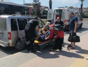 Kanser tedavisi görmeye giderken kaza yaptılar, yola ambulansla devam etti