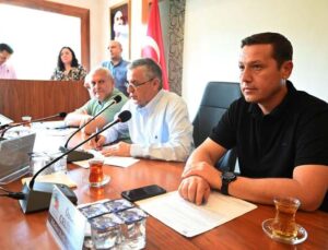 Başkan Topaloğlu: “Göynük ve Tekirova’ya kapalı pazar yeri geliyor”