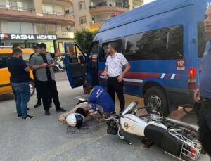 Jandarma aracı ile motosiklet çarpıştı: 1 yaralı