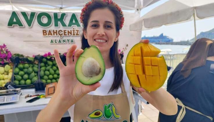 2 kilo 94 gramlık mango üreticisine 10 bin TL kazandırdı