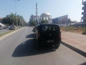 Manavgat’ta hafif ticari araçla motosiklet çarpıştı: 1 yaralı