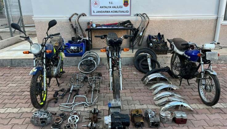 Antalya’da milyonluk motosiklet parçası operasyonu