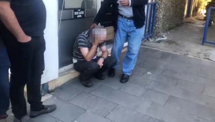 Genç kızın yardım çığlıklarını duyup tacizciyi yaka paça polise teslim ettiler