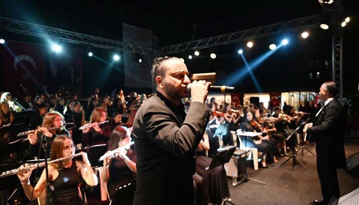 Cumhuriyet’in 100. yılı Kemer’de coşkuyla kutlanıyor