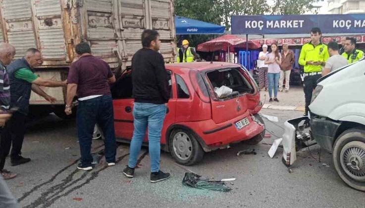 Antalya’da 4 araçlı zincirleme kaza