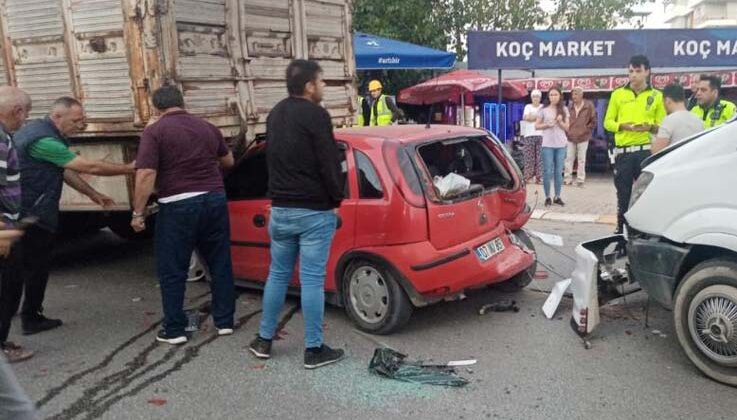 Antalya’da 4 araçlı zincirleme kaza