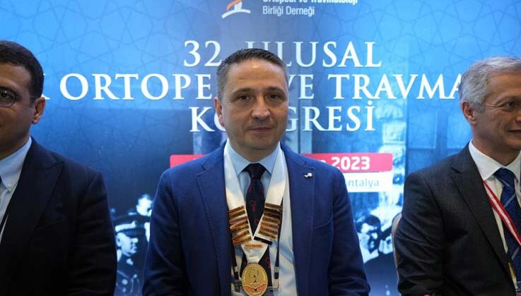 Uzmanından, ’Sıvı diz protezi diye bir şey yoktur’ açıklaması