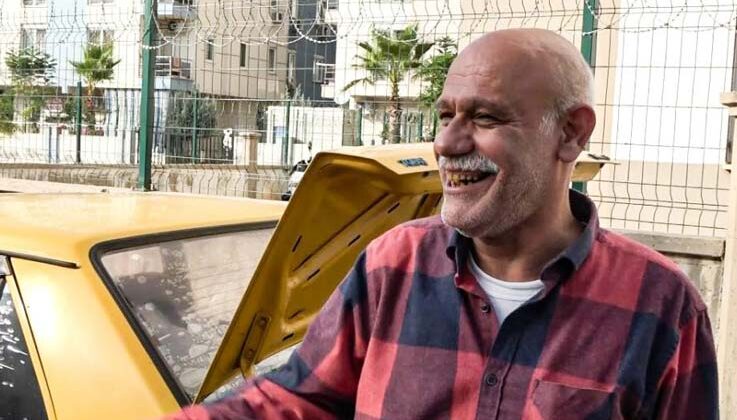 Çalınan arabasında hırsızın bıraktığı sürprizi görünce kahkahaya boğuldu