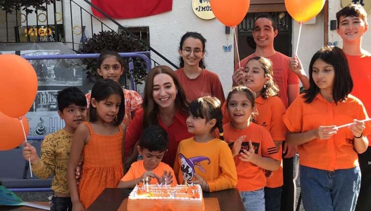 Kanseri yendi, hayatını lösemili çocuklara adadı