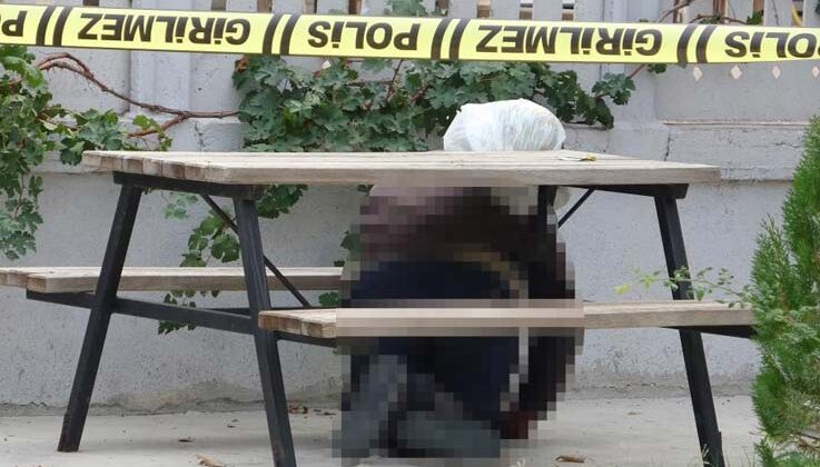 Dinlenmek için oturduğu cami bahçesindeki bankta son nefesini verdi