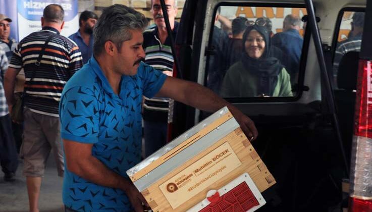 Büyükşehirden üreticilere 2 bin 500 adet arı kovanı desteği