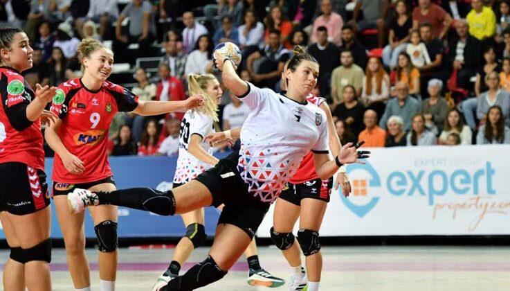 Mavi Kelebekler ilk raundu aldı