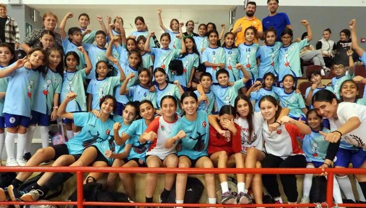 Kepez’in kızları 2’de 2 yaptı