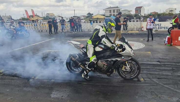 Kepez’de motodrag yarışları nefesleri kesti