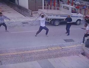 Alacak verecek kavgasında sopa ve bıçaklar konuştu: 1’i ağır 3 kişi yaralandı