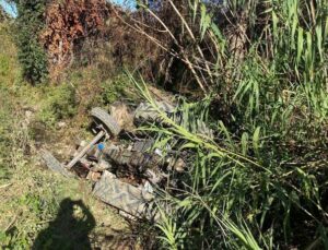 Antalya’da traktörün altında kalan sürücü yaralandı
